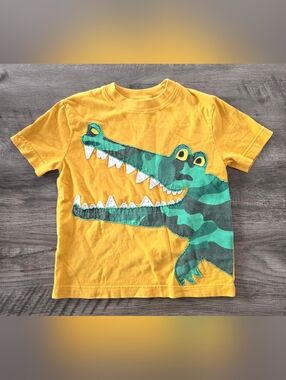 Vintage Mini Boden Boy's Yellow Crocodile Applique T-shirt Size 5-6 Years